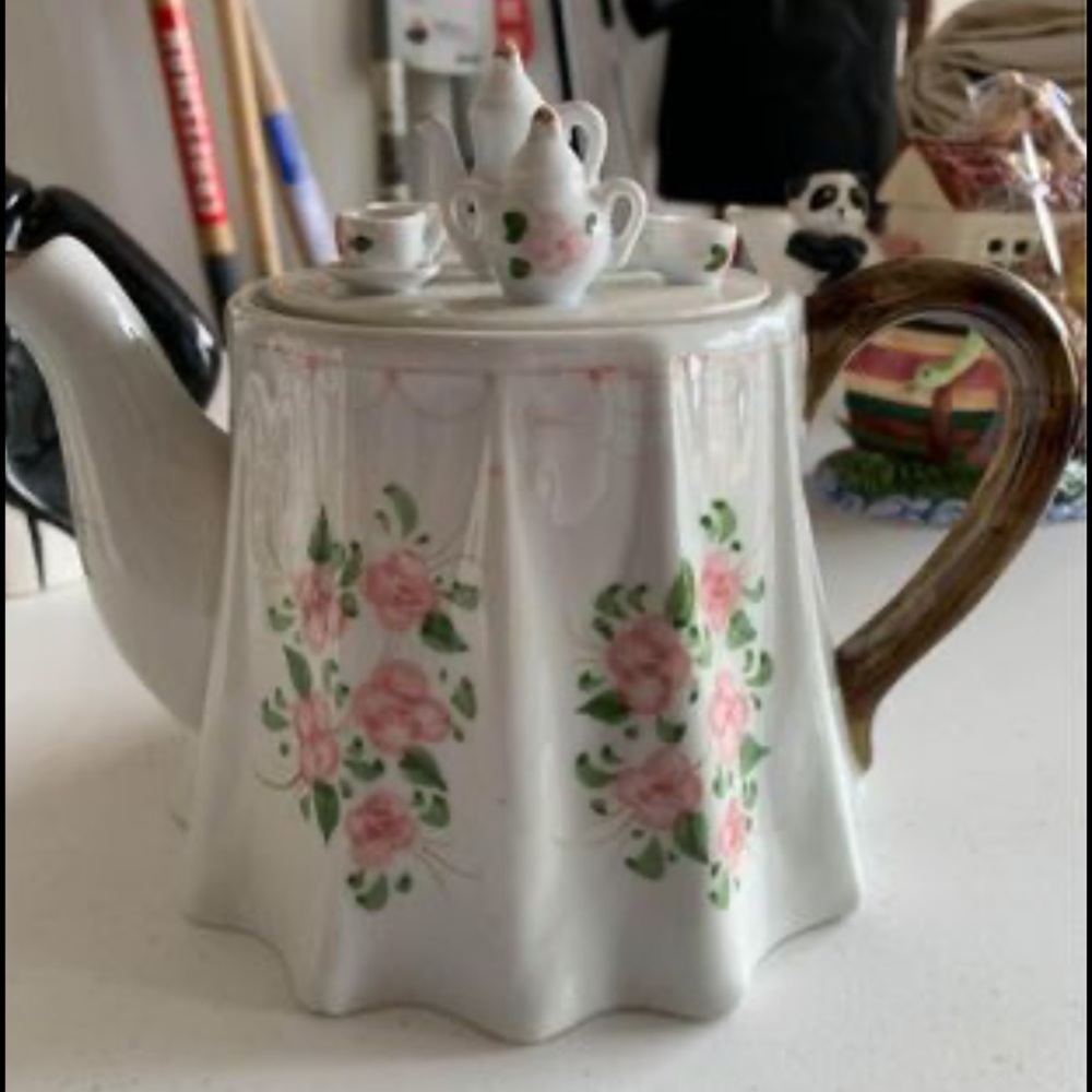 Tea Party Teapot